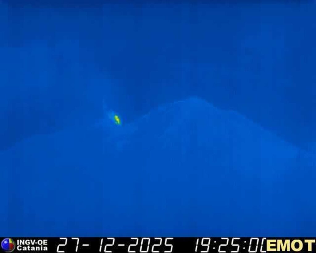 eruzione etna 27 dicembre 2025