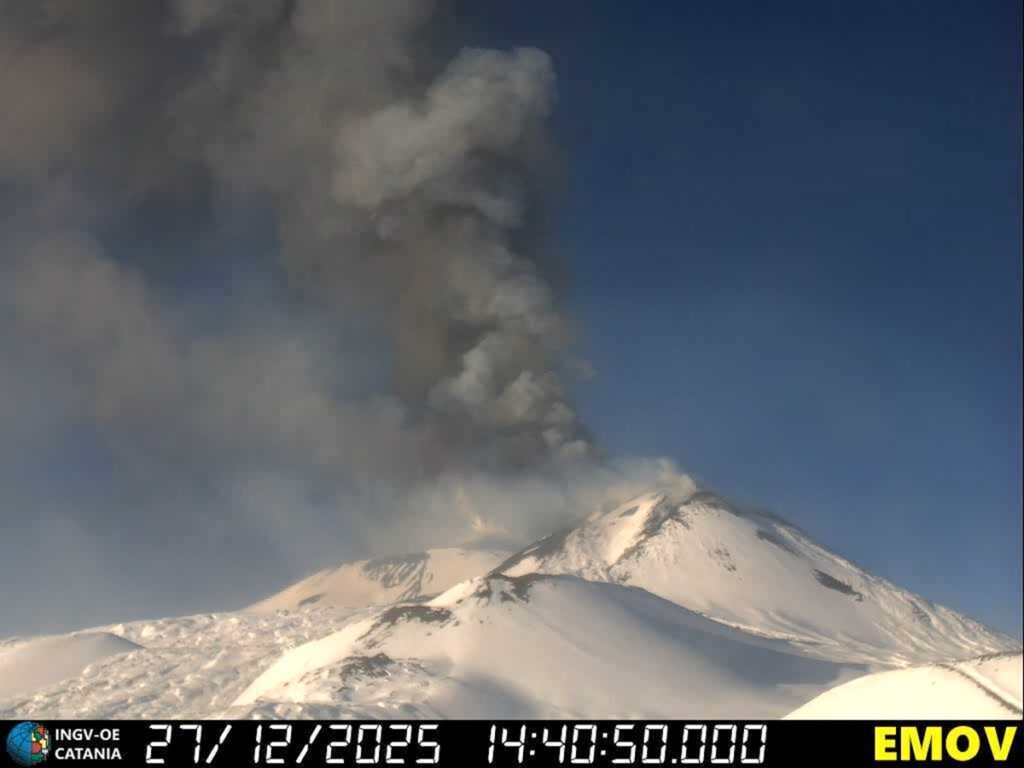 eruzione etna 27 dicembre 2025