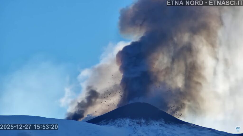 eruzione etna 27 dicembre 2025