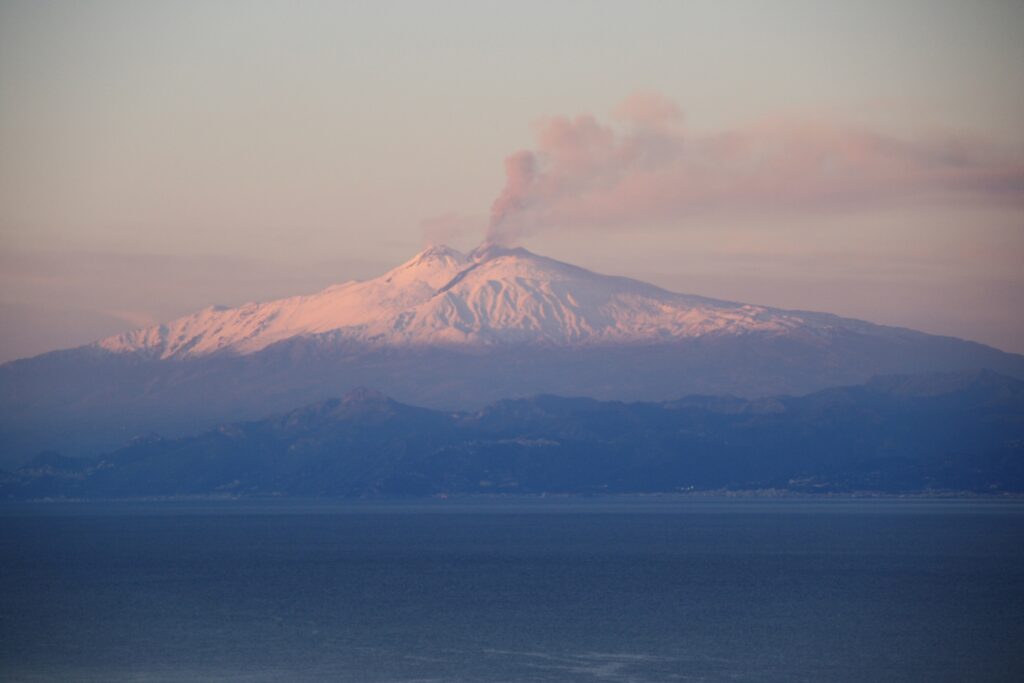 etna alba 29 dicembre 2025 da reggio calabria