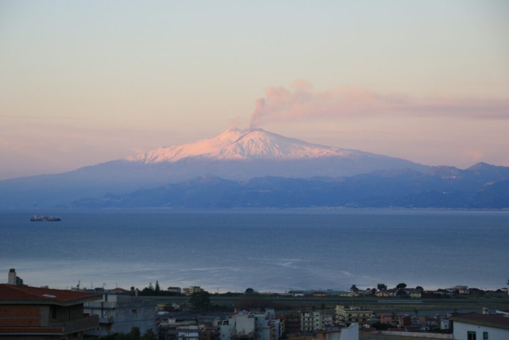etna alba 29 dicembre 2025 da reggio calabria