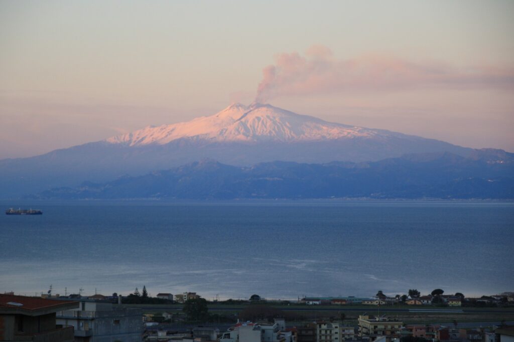 etna alba 29 dicembre 2025 da reggio calabria