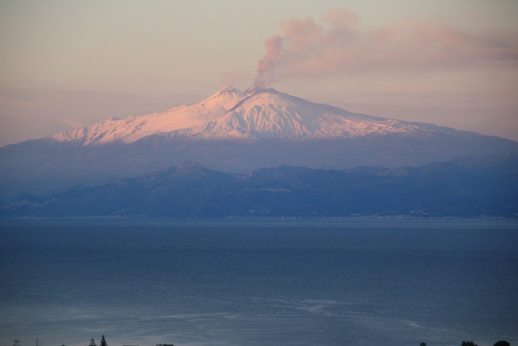 etna alba 29 dicembre 2025 da reggio calabria