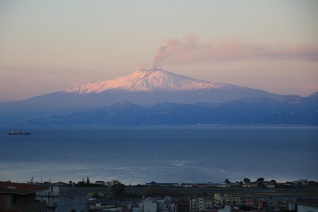 etna alba 29 dicembre 2025 da reggio calabria