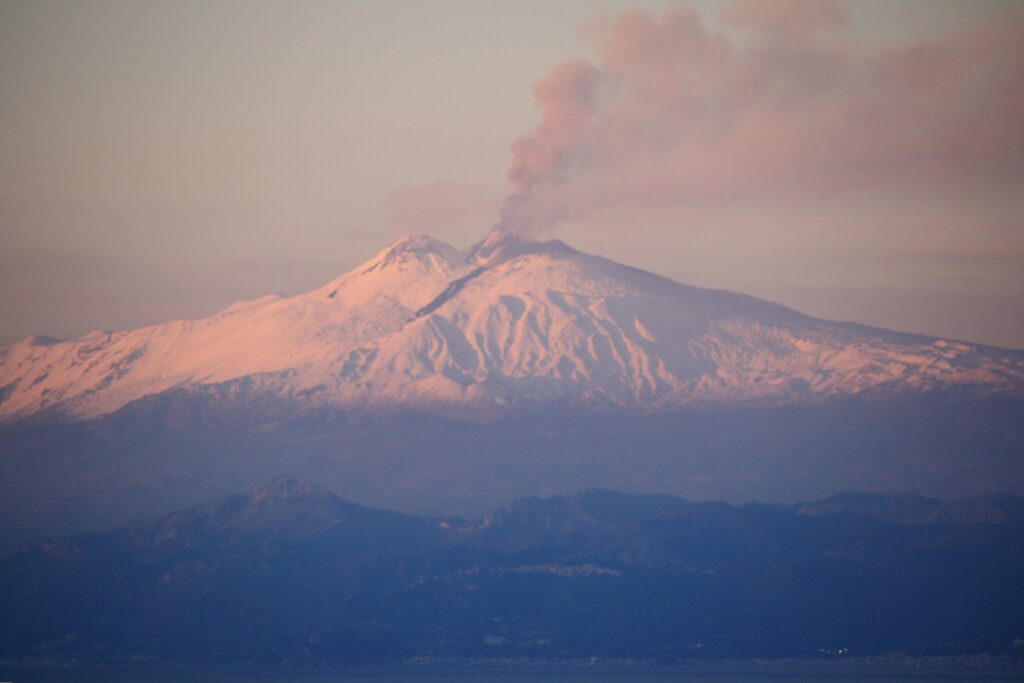 etna alba 29 dicembre 2025 da reggio calabria