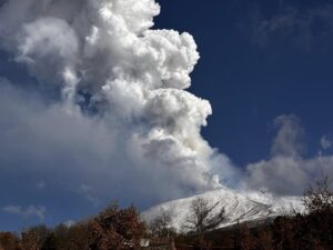 etna oggi eruzione fontane lava cenere (1)