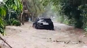 maltempo bali indonesia