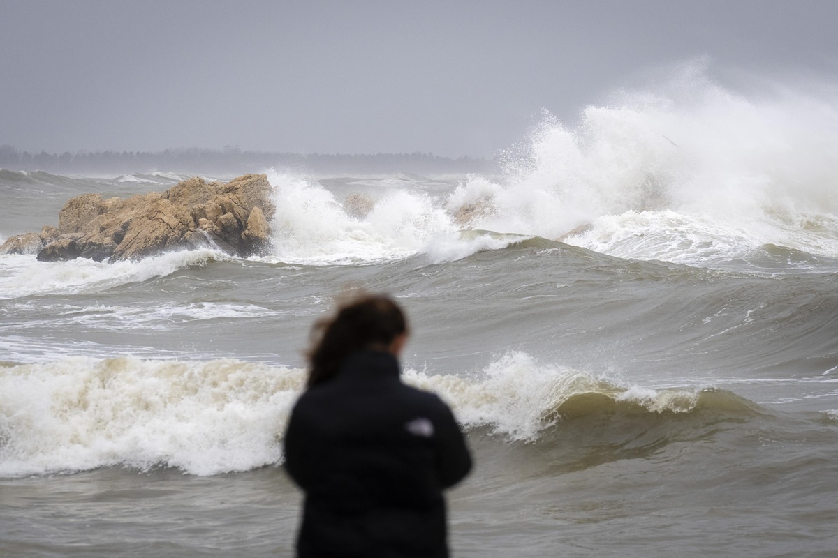 Spagna, il ciclone Leonardo devasta l'Andalusia: evacuazioni, strade allagate e caos trasporti