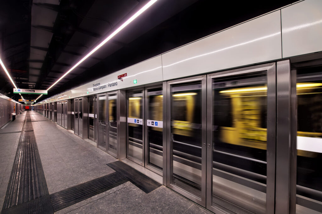 roma stazione metropolitana colosseo