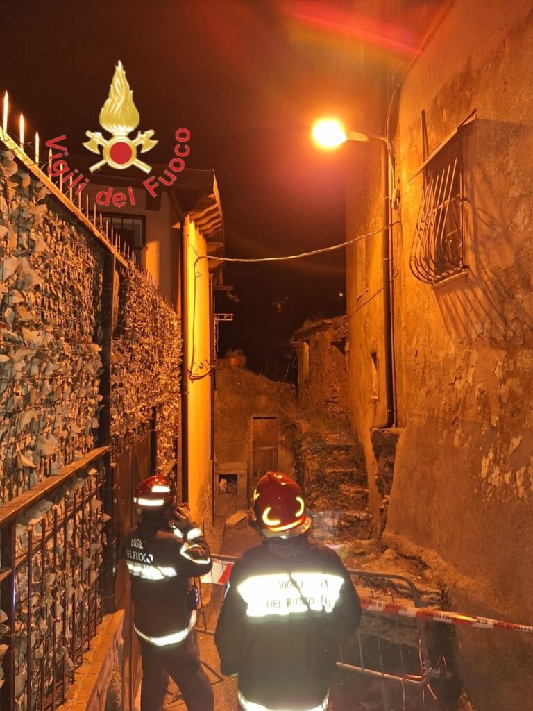 Girifalco crollo tetto