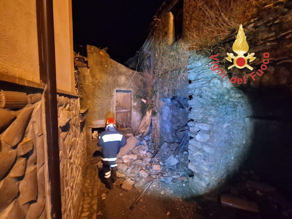 Girifalco crollo tetto