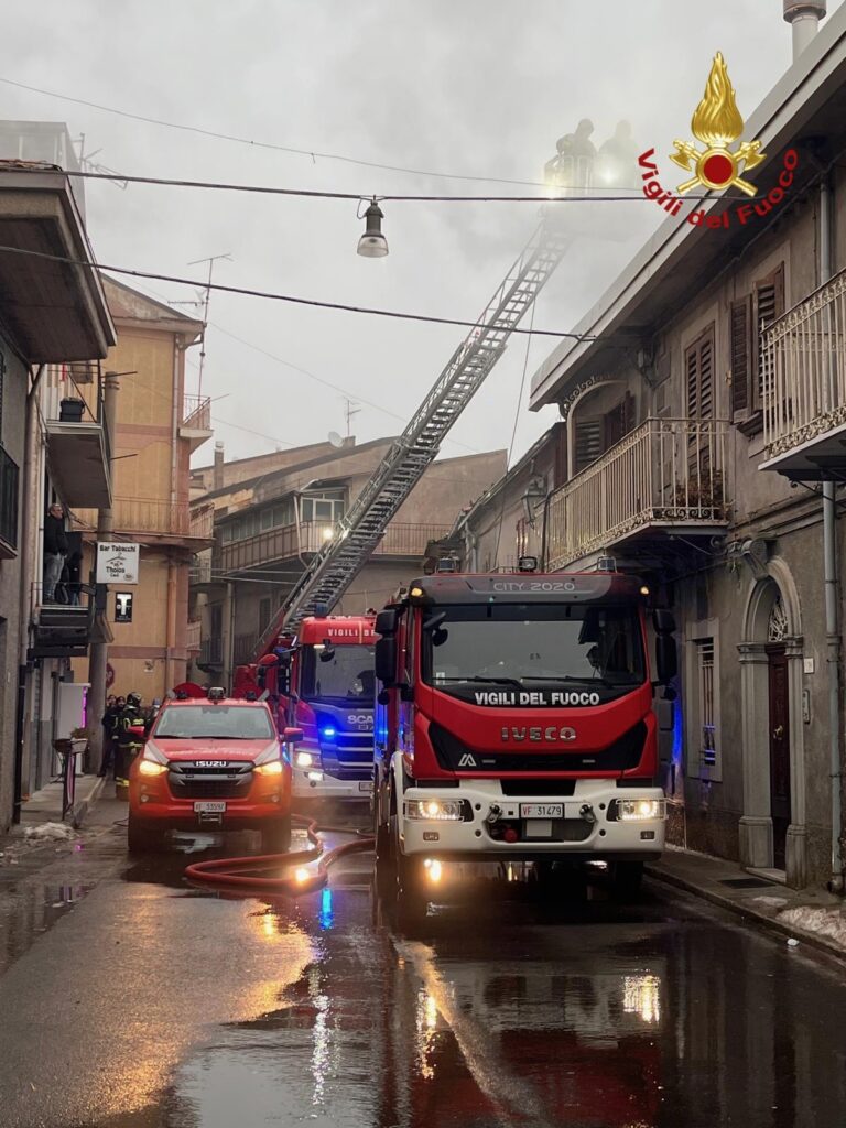 Incendio Messina