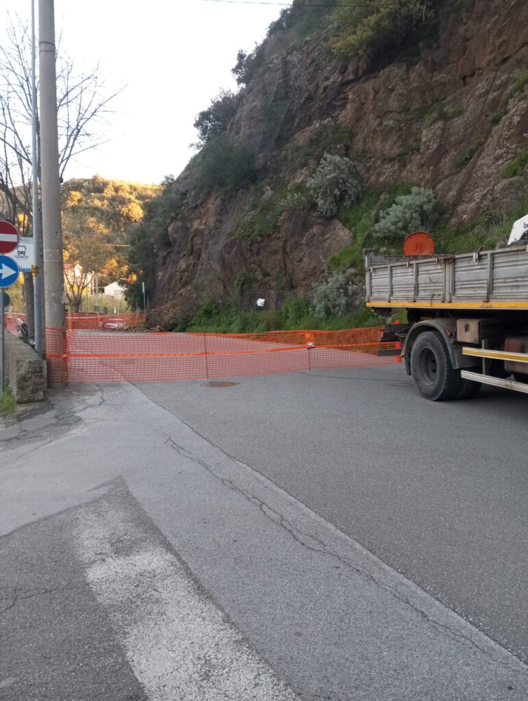 Operazioni di bonifica del costone roccioso Rocca Celi a Santo Stefano Briga