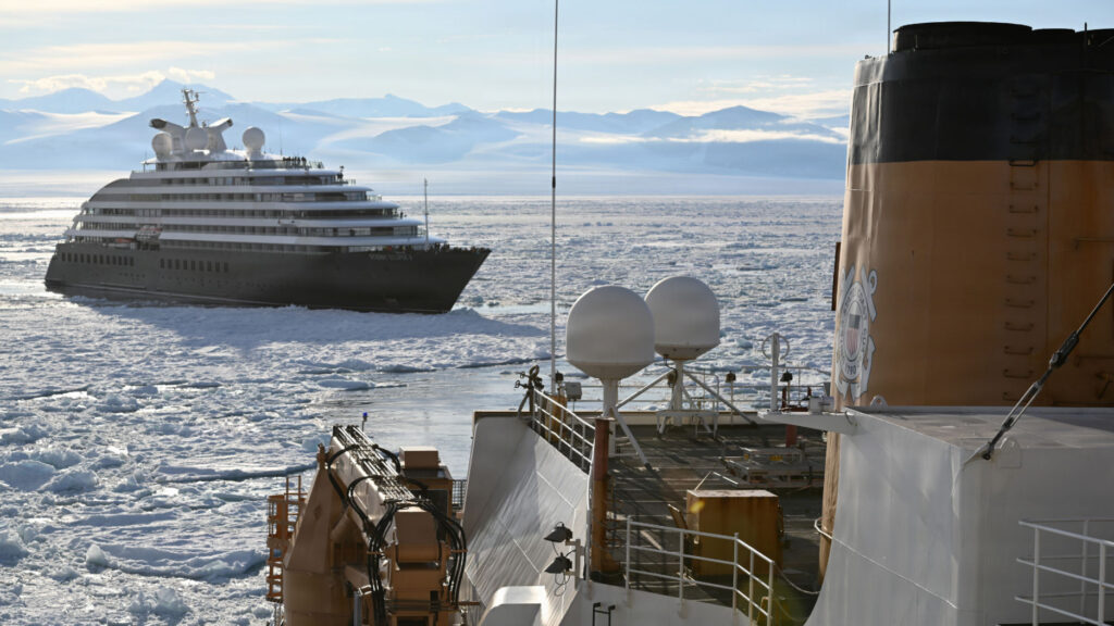 Scenic Eclipse II antartide