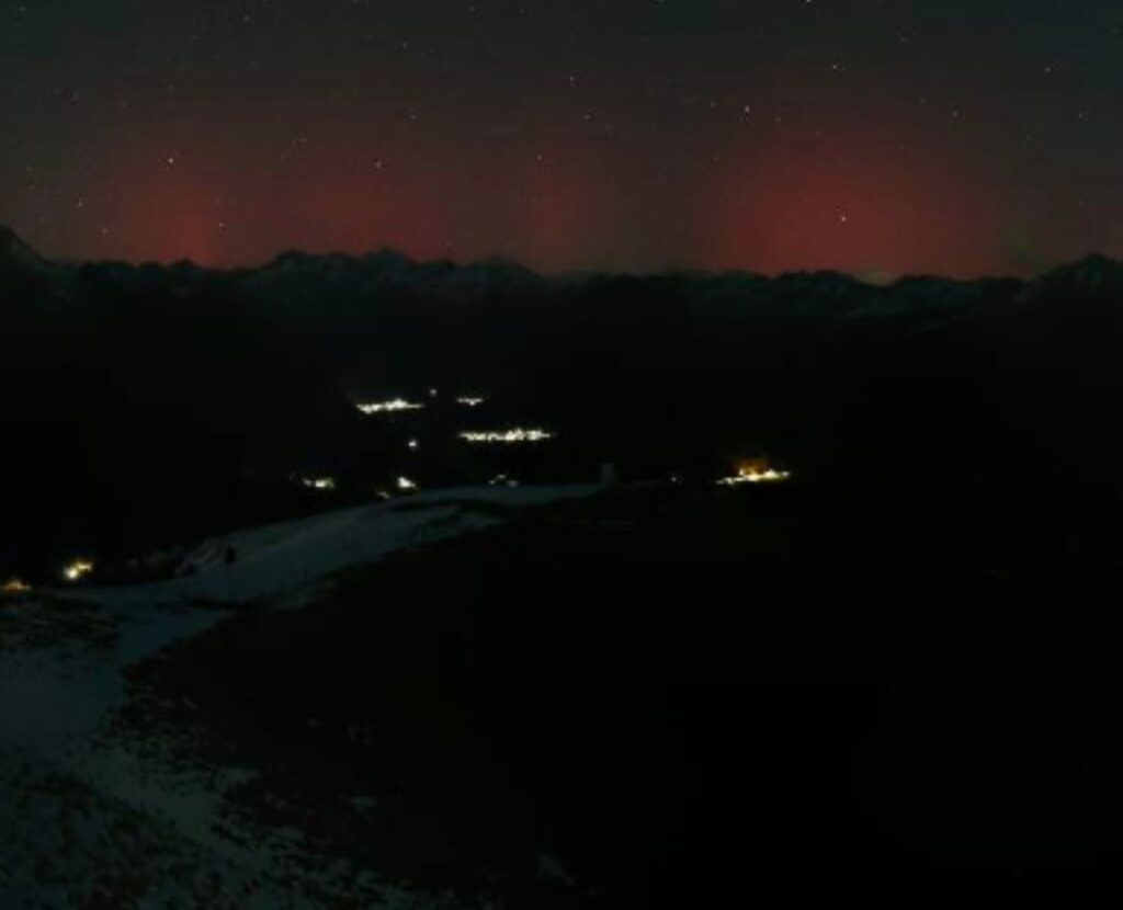 aurora boreale alpi italia