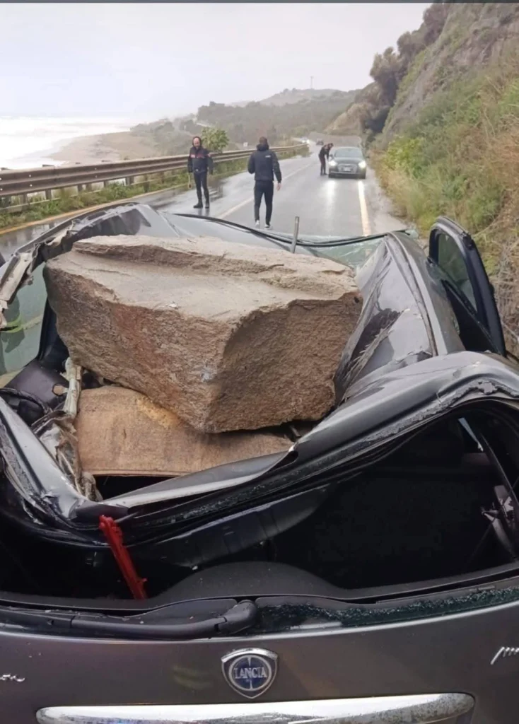 ferruzzano masso auto