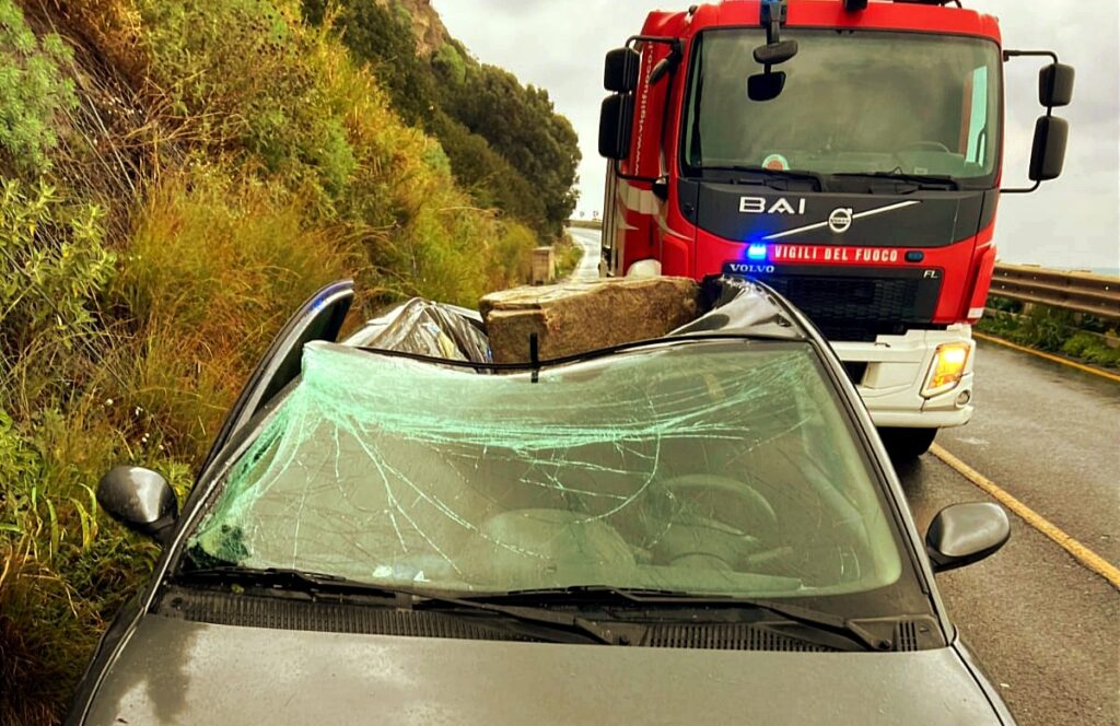 ferruzzano masso auto