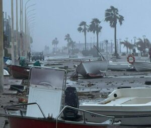 maltempo calabria lungomare locri