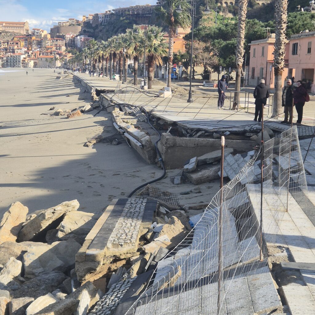 maltempo calabria mareggiata scilla
