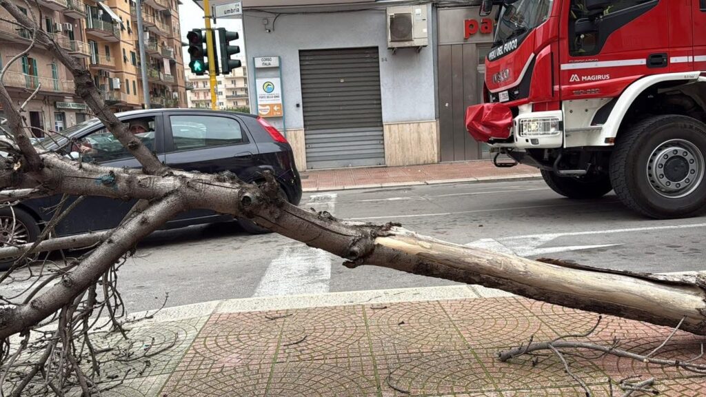 maltempo taranto puglia
