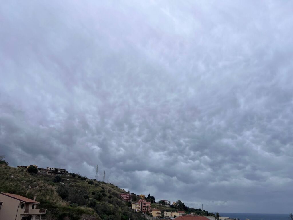 mammatus stretto di messina 31 gennaio 2025