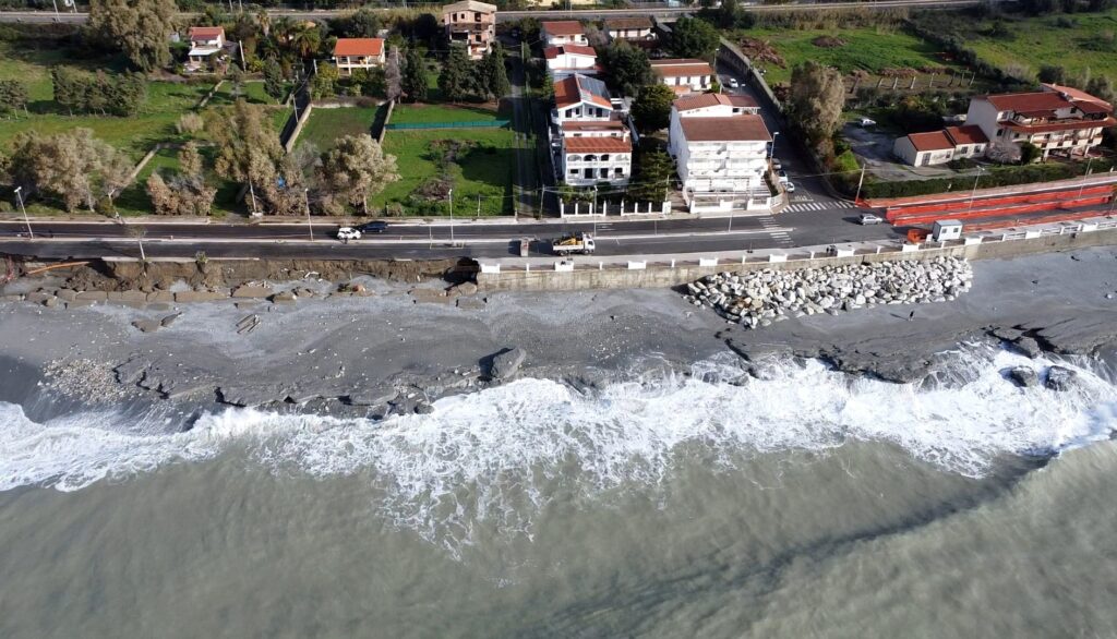 melito porto salvo mareggiata ciclone harry foto 22 gennaio 2026