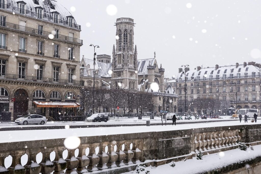 neve parigi francia