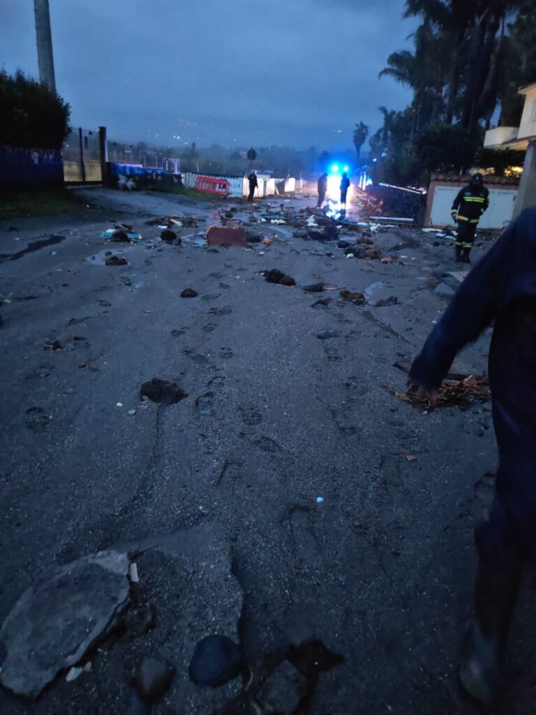 storica mareggiata acitrezza sicilia 21 gennaio 2026
