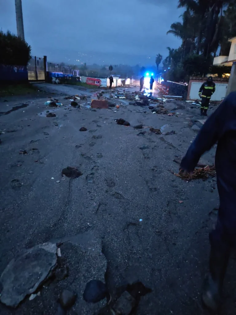 storica mareggiata acitrezza sicilia 21 gennaio 2026