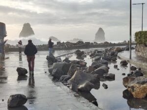 storica mareggiata acitrezza sicilia 21 gennaio 2026