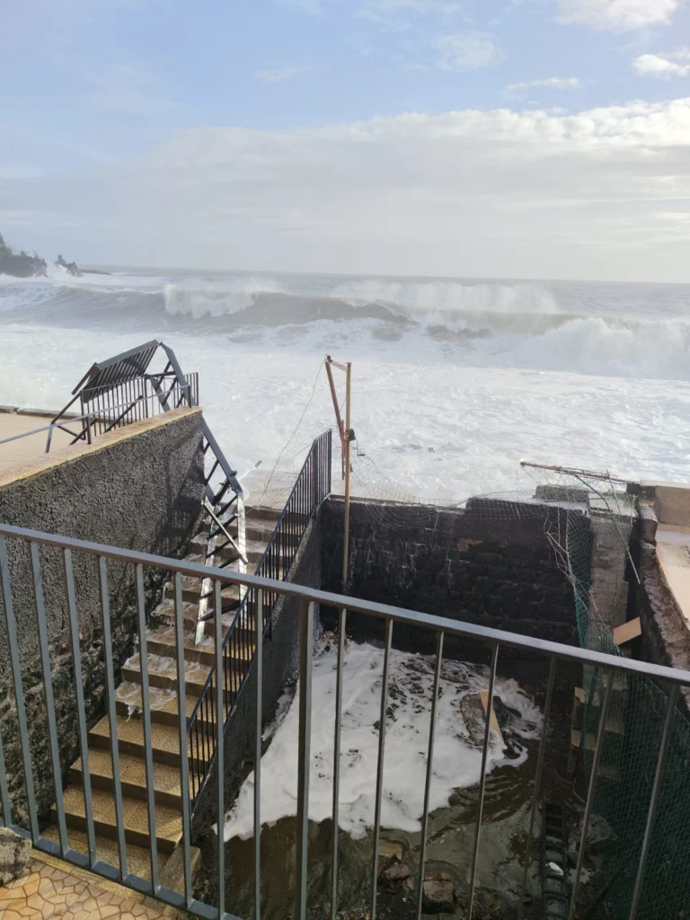 storica mareggiata acitrezza sicilia 21 gennaio 2026