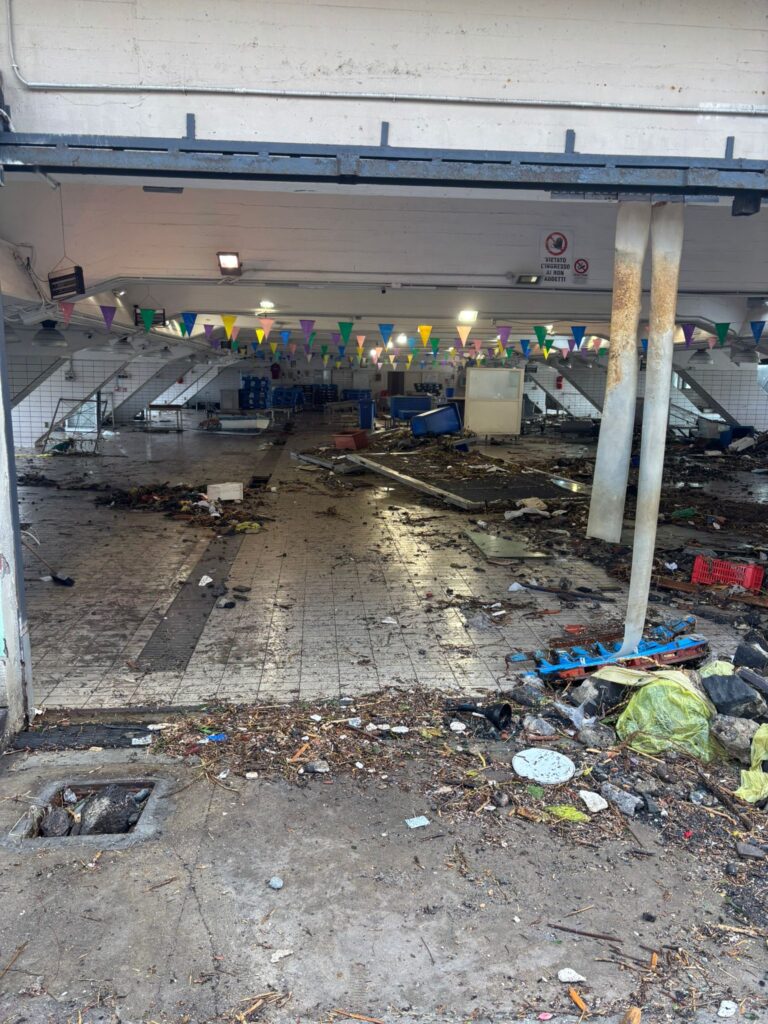 storica mareggiata acitrezza sicilia 21 gennaio 2026