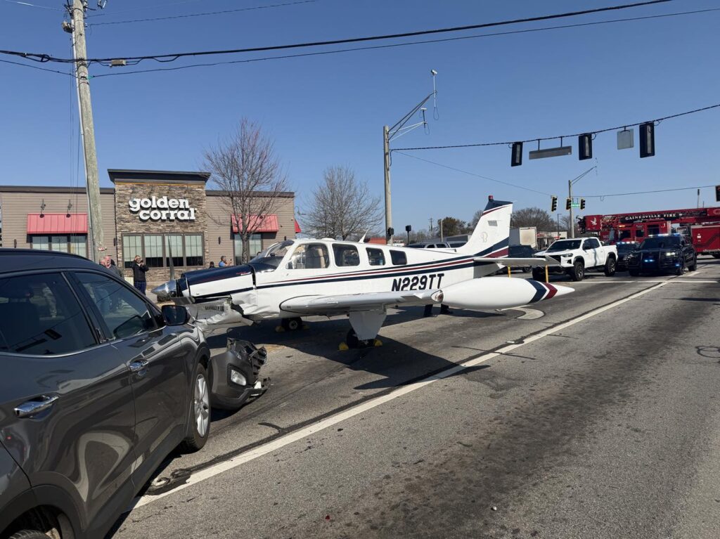 atterraggio emergenza aereo georgia