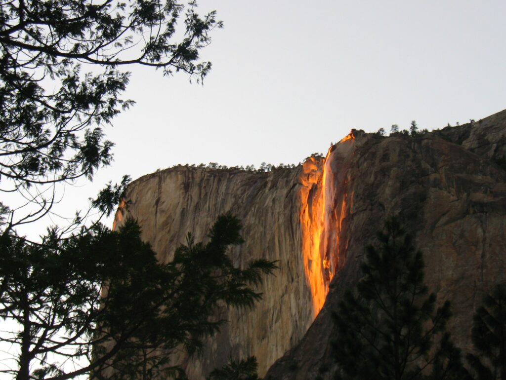 cascata fuoco yosemite