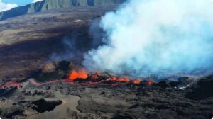eruzione vulcano piton de la fournaise la reunion