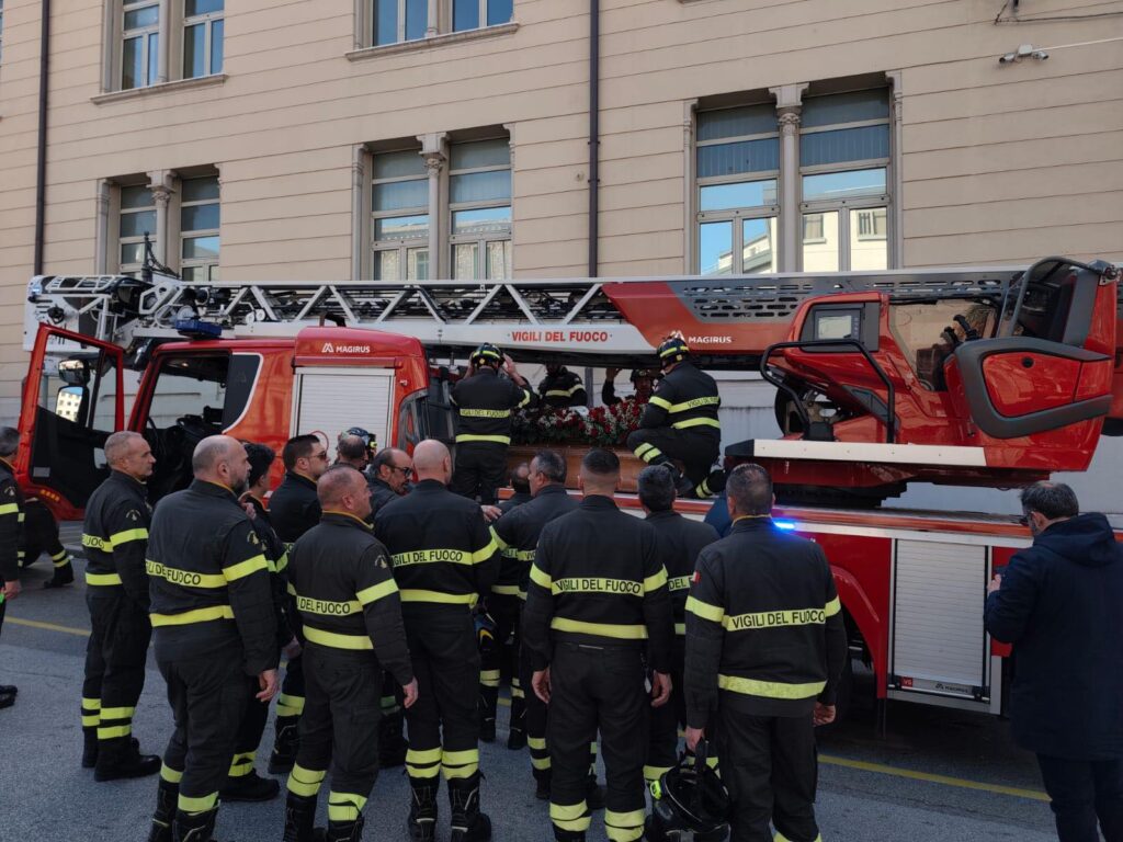 funerale vigile del fuoco Diego Amelio