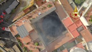 incendio teatro Sannazaro napoli