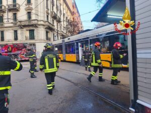 incidente tram milano