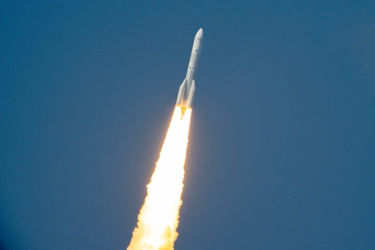 lancio razzo ariane 64