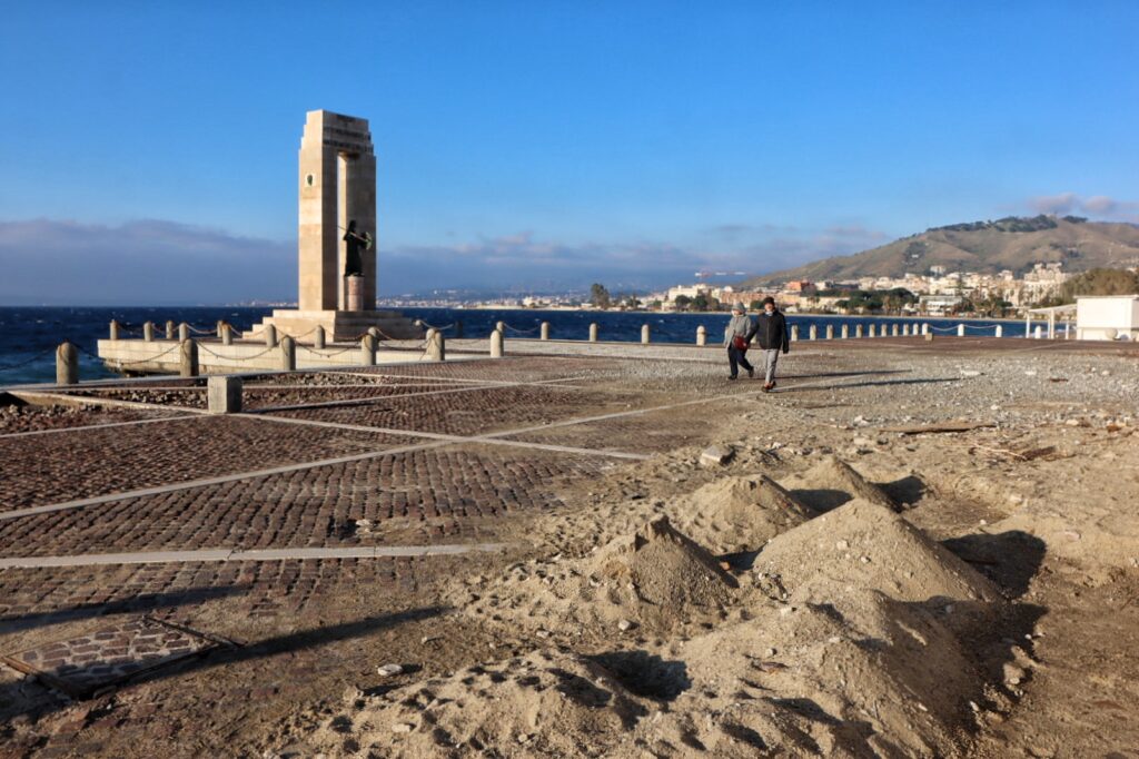 lungomare reggio calabria 27 febbraio 2026 due settimane dopo danni maltempo mareggiata