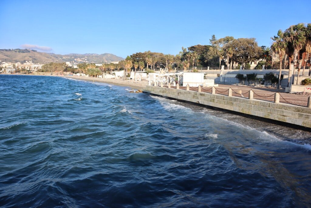 lungomare reggio calabria 27 febbraio 2026 due settimane dopo danni maltempo mareggiata