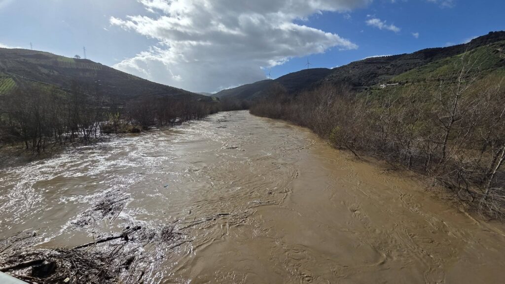maltempo calabria fiume crati