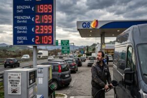 Guerra Iran prezzi benzina e gasolio