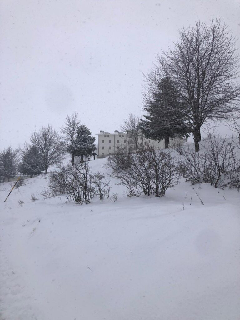 Prati di Tivo oggi neve Abruzzo