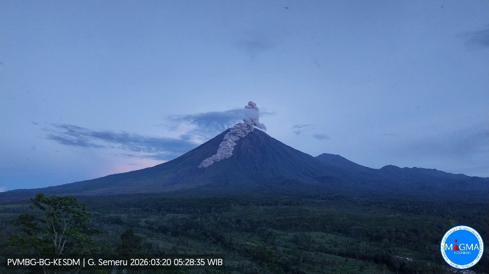 eruzione semeru indonesia