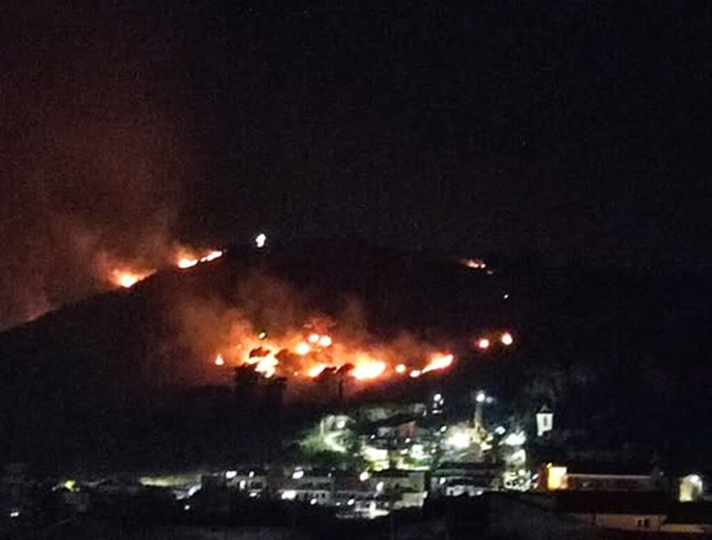 incendio Monte Petrinone campania