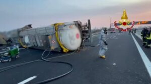incidente autocisterne A4