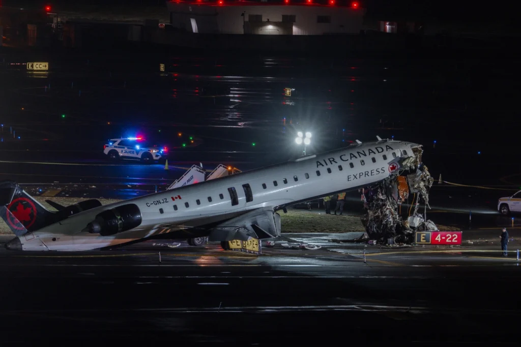 incidente aereo laguardia new york