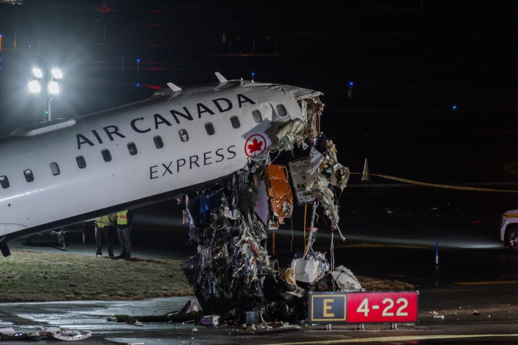 incidente aereo laguardia new york