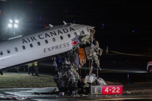incidente aereo laguardia new york
